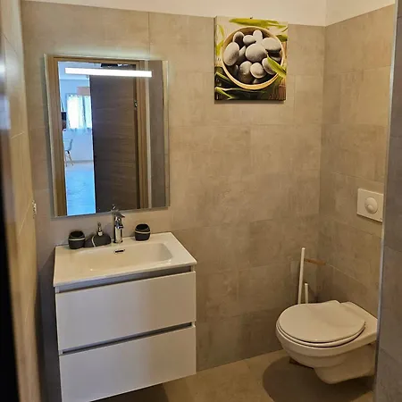 Moderne à Avec Terrasse Ensoleillée.